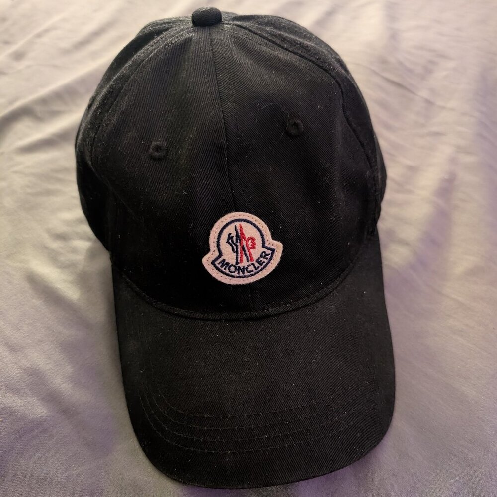 Moncler hat